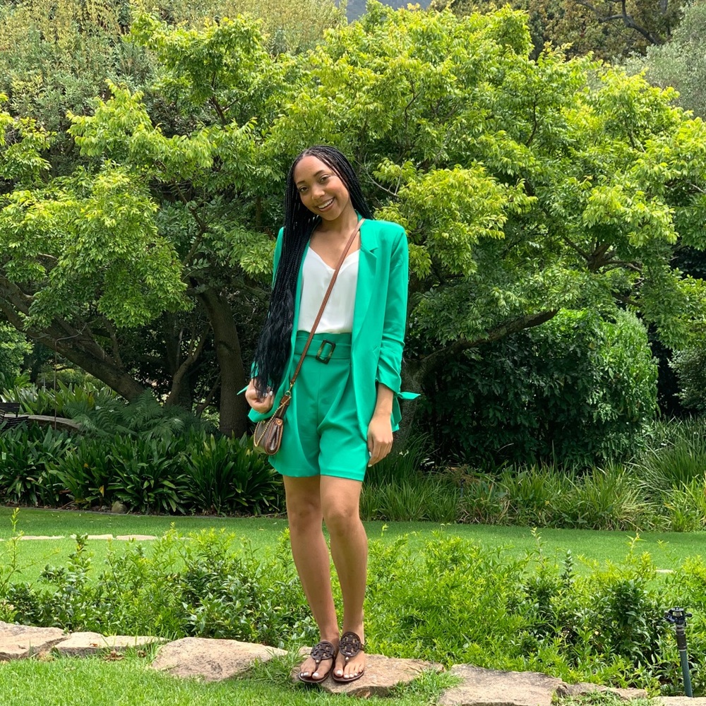 Green shorts suit!